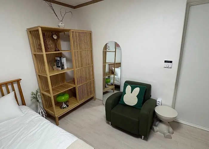 Yb-dongdaemun # 8 Min To Cheongnyangni & Yongdu Stn # Seongsu-dong, Ddp, Myeongdong, Gwangjang Market, 5 Universities Within 30 Min # Cozy Sensibility