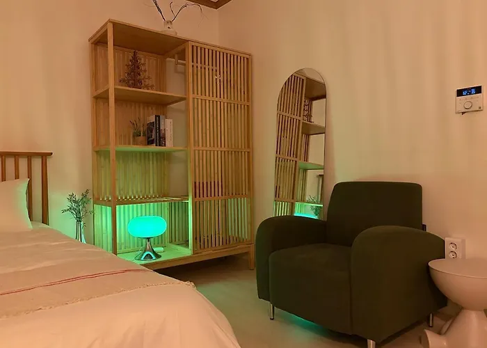 Yb-dongdaemun # 8 Min To Cheongnyangni & Yongdu Stn # Seongsu-dong, Ddp, Myeongdong, Gwangjang Market, 5 Universities Within 30 Min # Cozy Sensibility Апартаменты Сеул